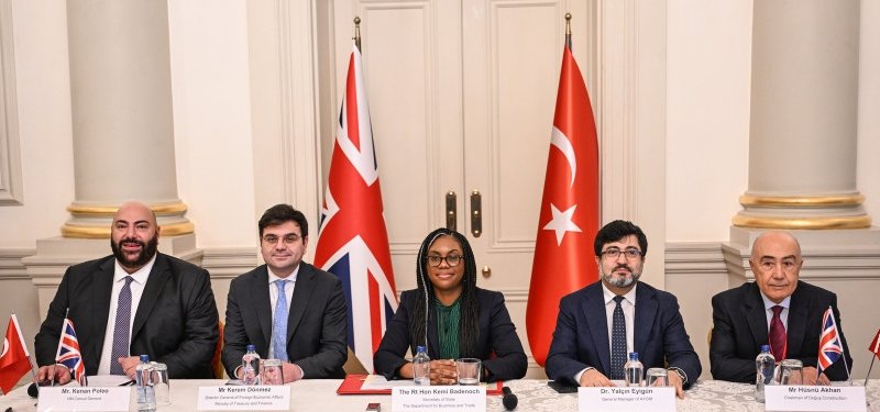 Türkiye, UK sign $1.3B financing deal for new railway line