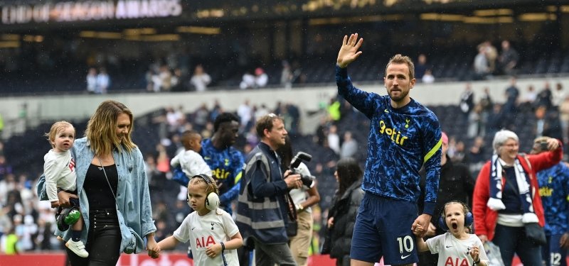 Kane penalty sends Spurs into top four with win over Burnley
