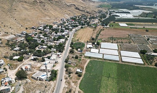Illegal Israeli settlers attack farmers in West Bank