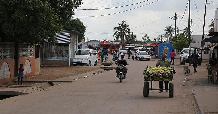 Mozambik camileri kapatmaya başladı
