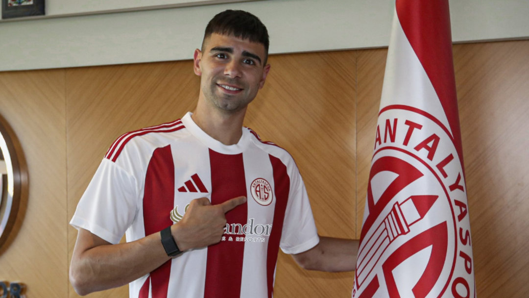 ANTALYASPOR’A ARJANTİNLİ STOPER