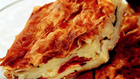 Kırmızı Biberli Ispanaklı Börek