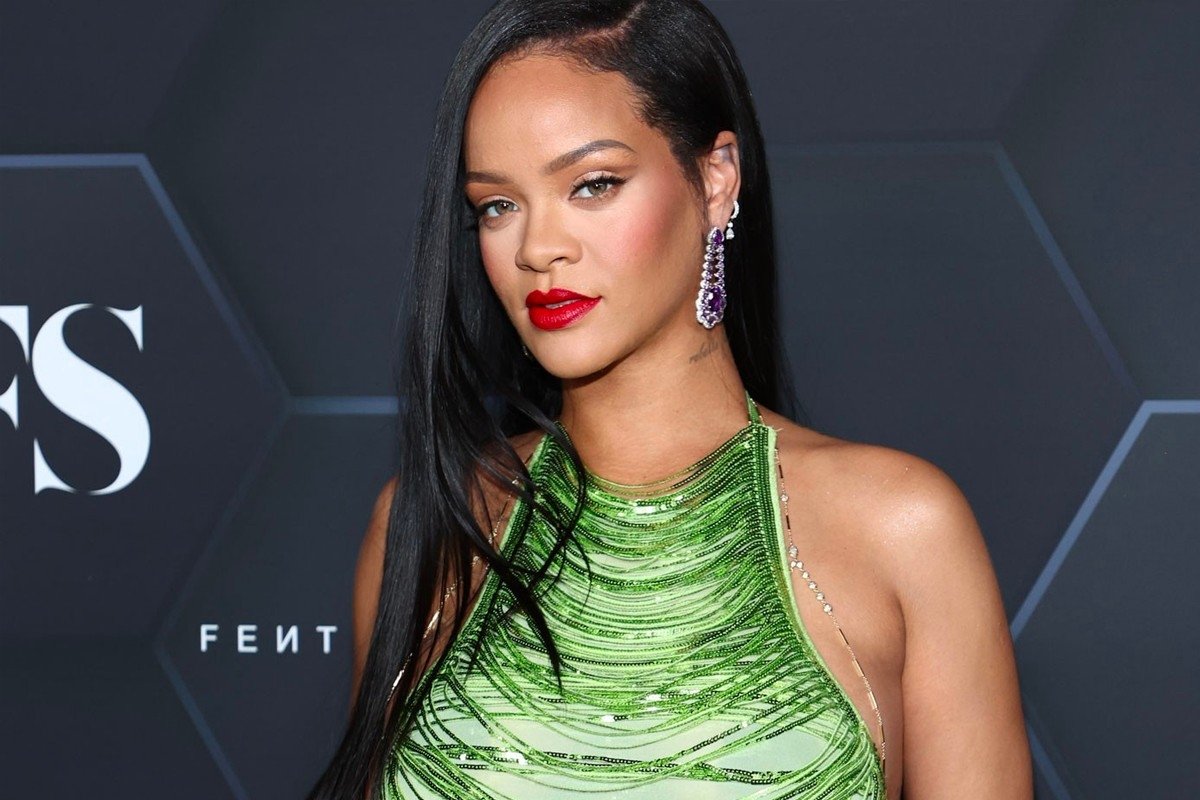 Zirve Rihanna'nın! - HarpersBazaar