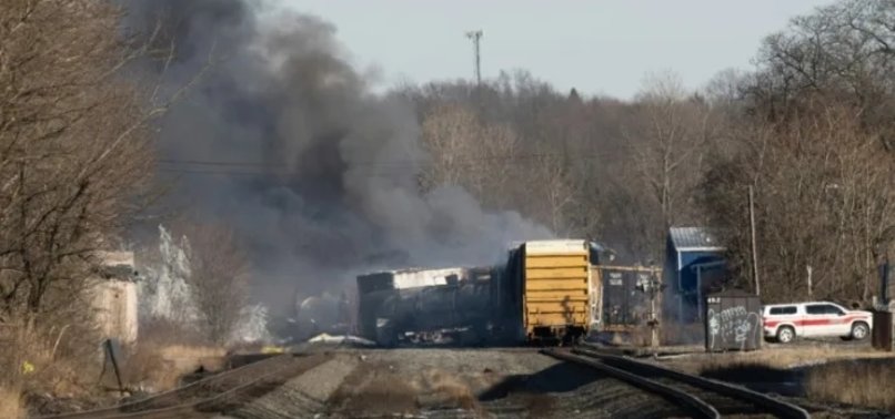 US RAILROAD COMPANY ORDERED TO PAY FOR CLEANUP OF TOXIC DERAILMENT