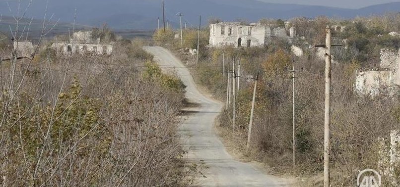 AZERBAIJAN SAYS NO OBSTACLES TO TRAFFIC IN LACHIN CORRIDOR