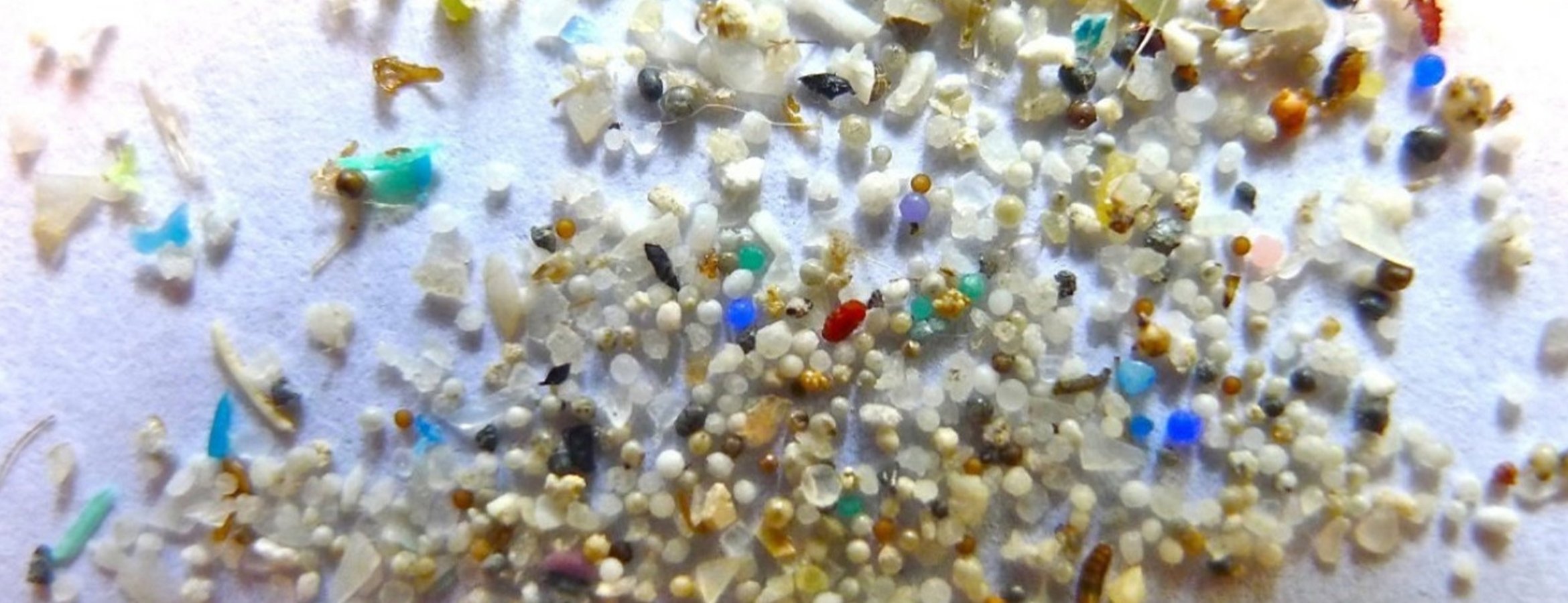 İnsanlar, günde on binlerce mikroplastik parçacığı soluyor olabilir
