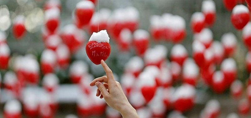 DO WE FALL IN LOVE OR IN OXYTOCIN?