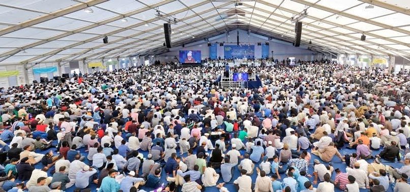 MUSLIMS ‘SHOULDER TO SHOULDER’ AT LARGEST ISLAMIC CONVENTION IN UK
