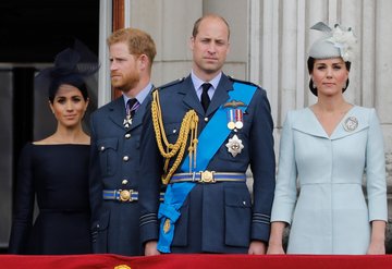 Meghan ve Harry’nin ayaklarına adeta kırmızı halı serdiler