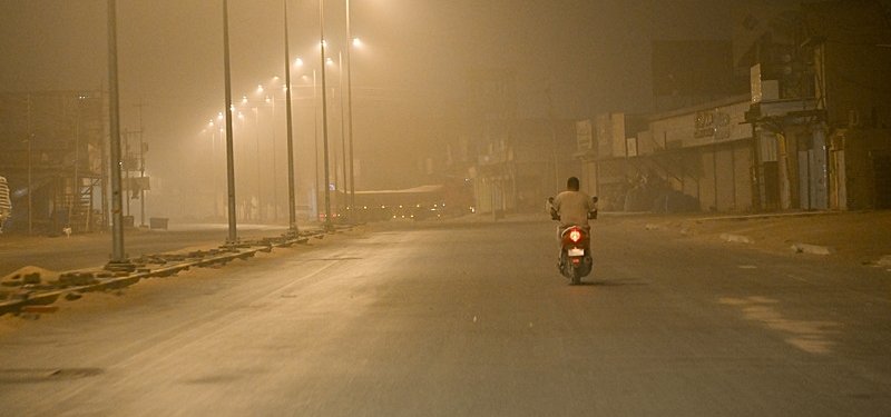 Sandstorm sweeps Iraq, hospitalizes over 3,700 people