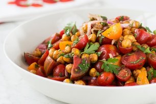 Domatesli Nohut Salatası