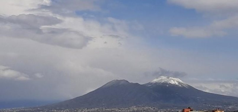 WINTER RETURNS TO ITALY, WITH SNOW BLANKETING MOUNT VESUVIUS