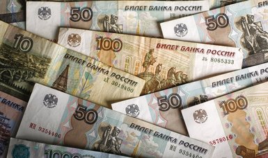 Russian rouble falls ahead of expected rate cut by central bank
