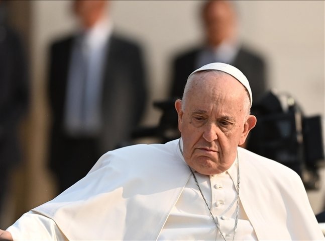 Pope renews his appeal for entry of humanitarian aid to Gaza