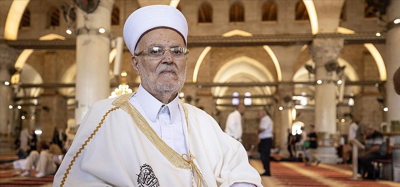 Home of Al-Aqsa Mosque Imam Sheikh Sabri faces demolition as Israel attaches order to building's door