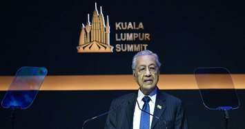 Progress of non-Muslims 'left us in lurch': Malaysia's Mahathir