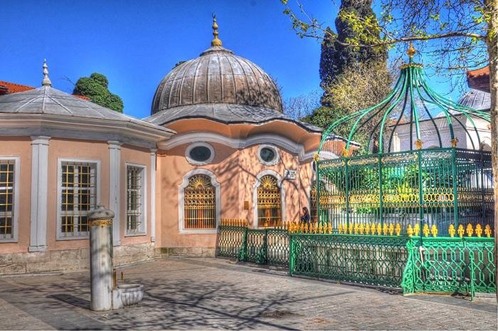 Yeni hüviyetleriyle kiliseden çevrilmiş camiler