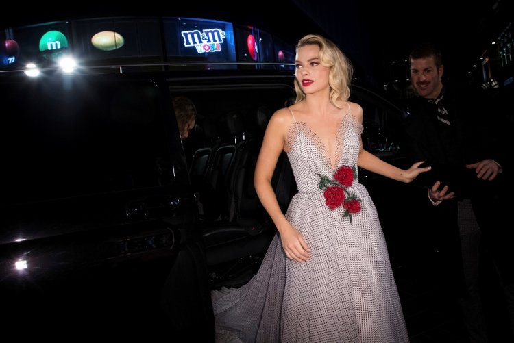 Peri masalı Margot Robbie ile tanışma Galeri Kadın 14 Aralık