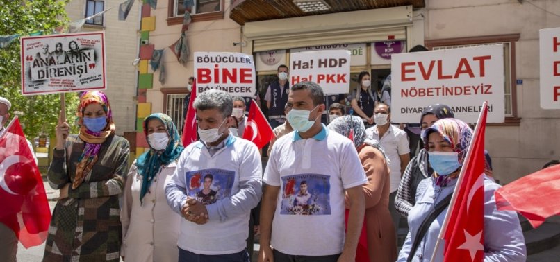 ANTI-PKK SIT-IN CONTINUES IN TURKEY