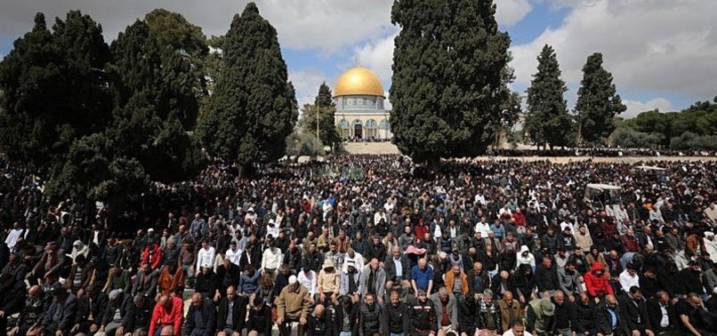 125,000 PALESTINIANS ATTEND FRIDAY PRAYER AT AL-AQSA DESPITE ISRAELI RESTRICTIONS