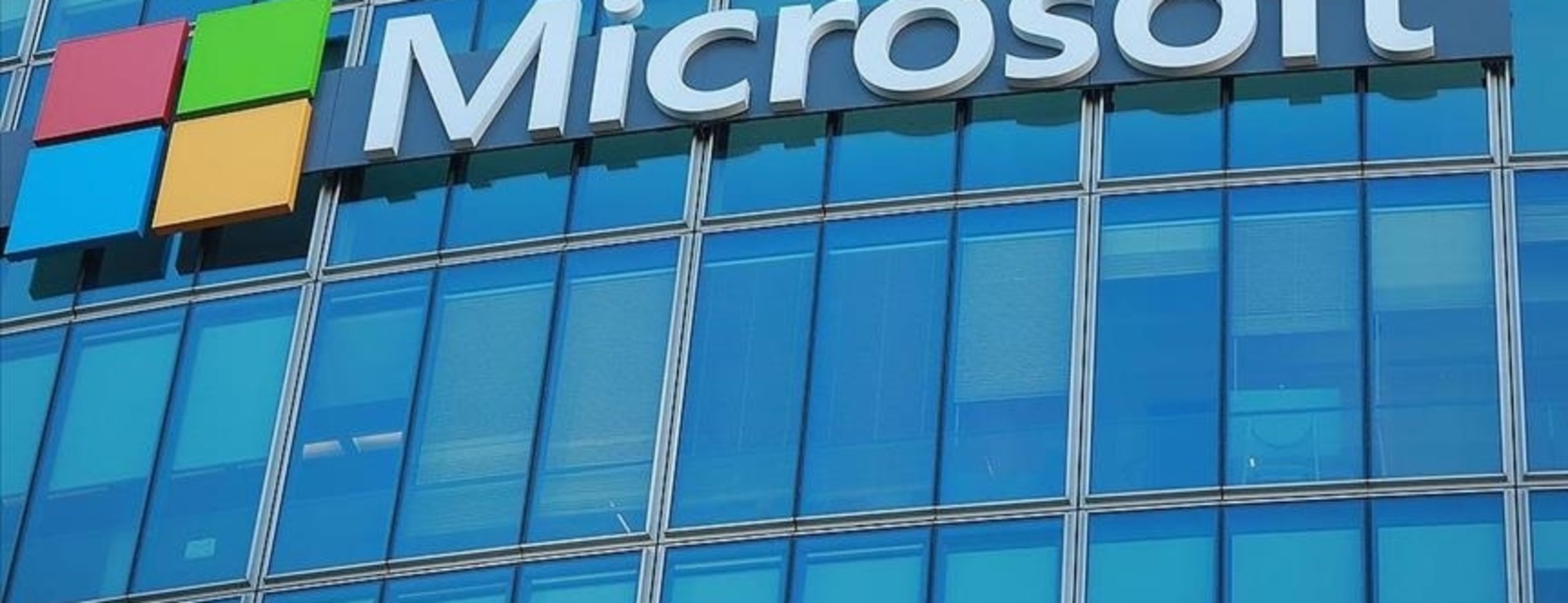 Microsoft, İngiltere’de 30 milyar dolar yatırım yapacak