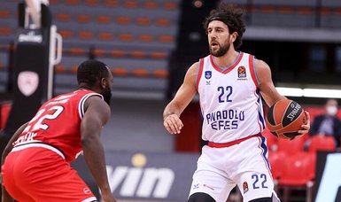 Anadolu Efes beat Olympiacos 84-79 in EuroLeague