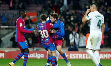 Nico stunner gives Barcelona late 3-2 win over Elche