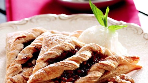 Nektarinli Üçgen Tatlılar