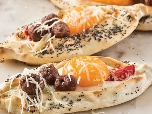 Yumurtalı Köfteli Pide