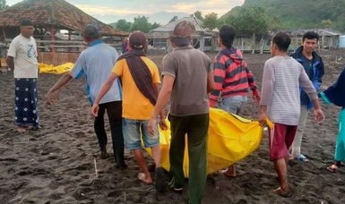 10 Indonesians killed after high waves sweep away a group of people meditating on Payangan beach