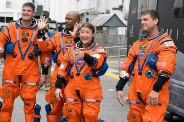 NASA’nın Artemis II misyonundaki iki astronot aktif görevlerinden ayrılıyor