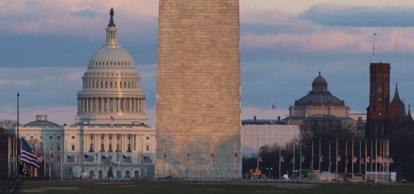 POLICE WARN OF THREAT TO BLOW UP U.S. CAPITOL