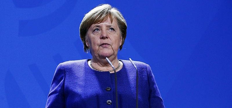 Merkel meets UAE crown prince ahead of Libya conference