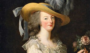 Marie Antoinette shoe to go under the hammer at Osenat Auction House