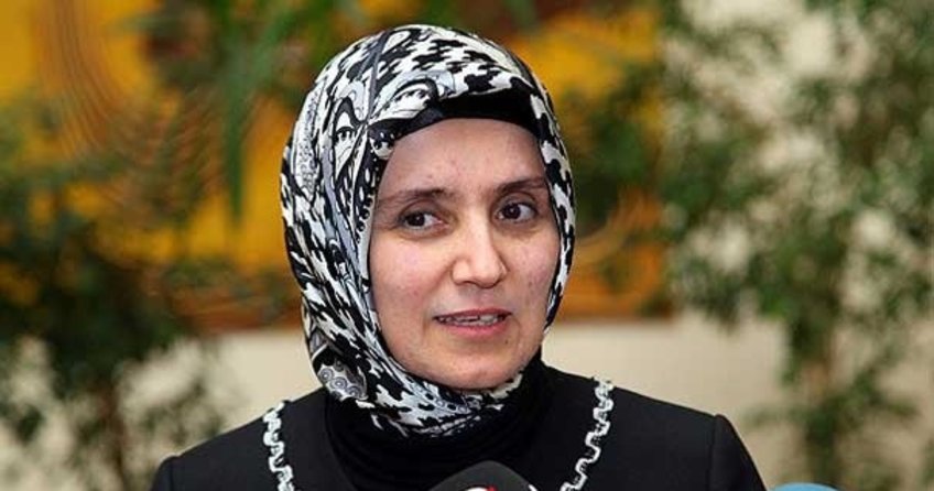 Gülen’den, Rektör Ayşegül Jale Saraç’a bir çanta ziynet eşyası