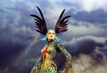 Mugler Paris Pistine Geri Dönüyor