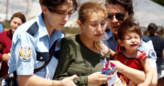 Polis memuru Ahmet Gülbahar ve oğluna veda