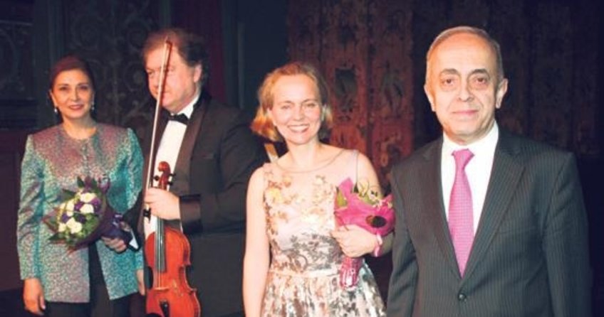 Büyükelçi Dönmez konserle veda etti
