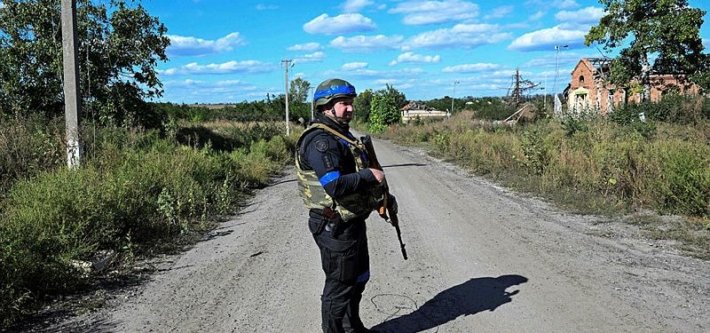 Russia says to 'regroup' forces as Ukraine reports 'gains'