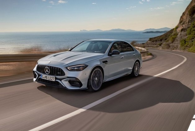 YENİ C63 S AMG SINIFININ EN GÜÇLÜ VE SIRA DIŞI MODELİ OLACAK