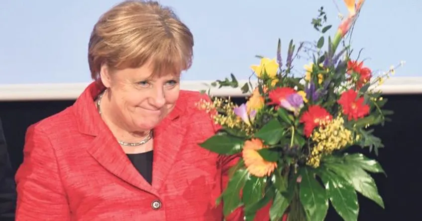 Merkel birinci sıradan aday Reichstag