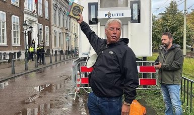 Leader of Islamophobic group once again tears down Quran in Netherlands