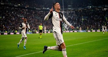 Ronaldo scores second-half hat-trick as Juve thump Cagliari