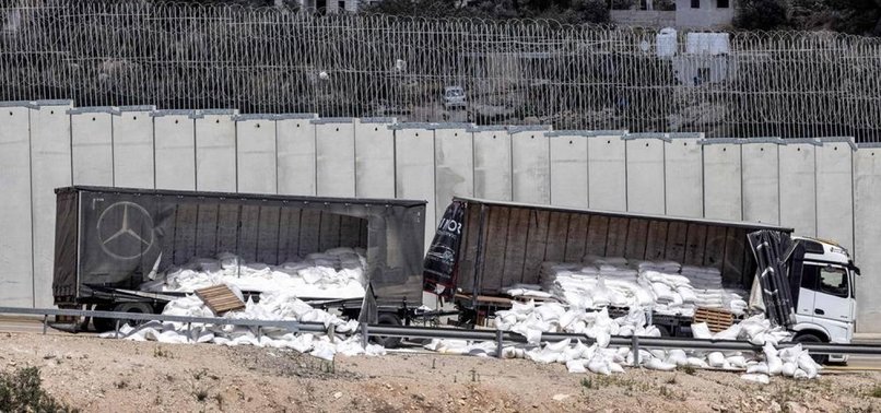 ILLEGAL ISRAELI SETTLERS BLOCK AID TRUCKS FROM WEST BANK TO BESIEGED GAZA