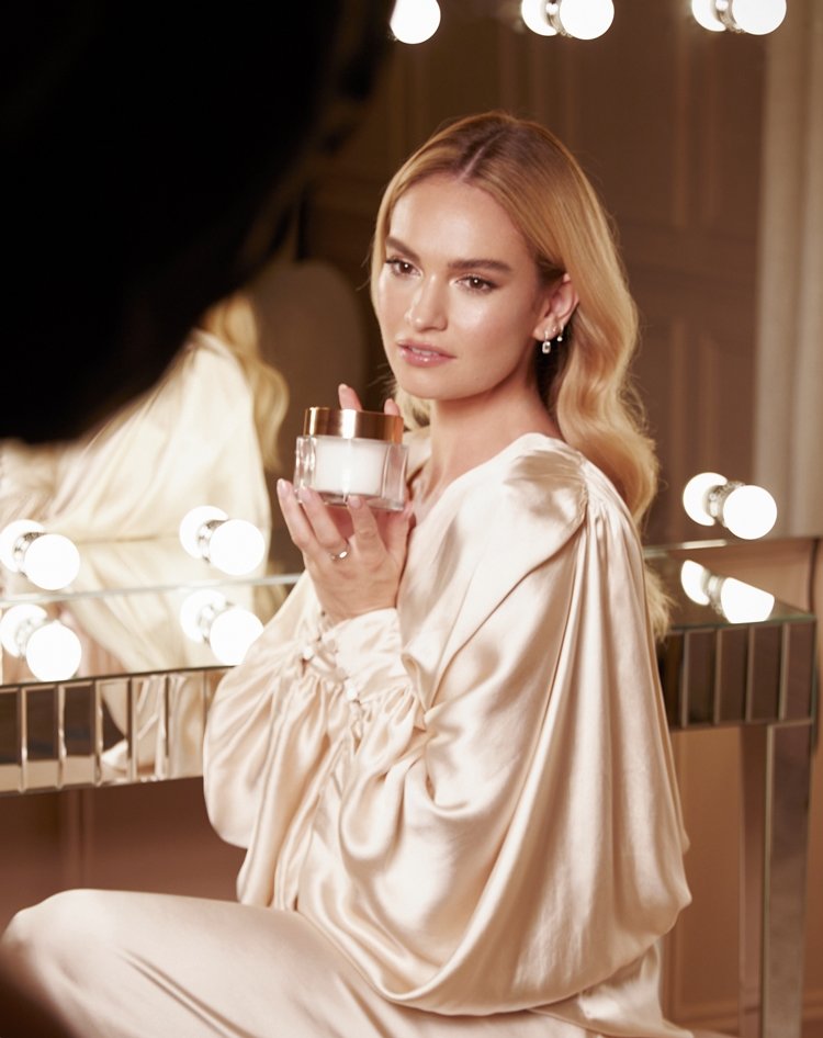 Lily James, Charlotte Tilbury’nin Yeni Yüzü - HarpersBazaar