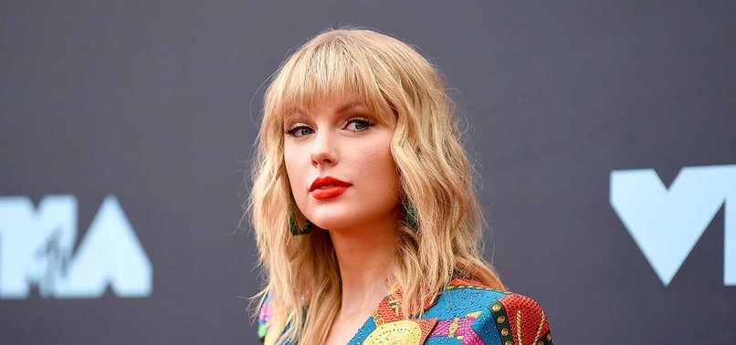 TAYLOR SWIFT OFFICIALLY REACHES FORBES BILLIONAIRE STATUS