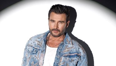 Gökhan Tepe 30. Sanat Yılını Kutluyor!