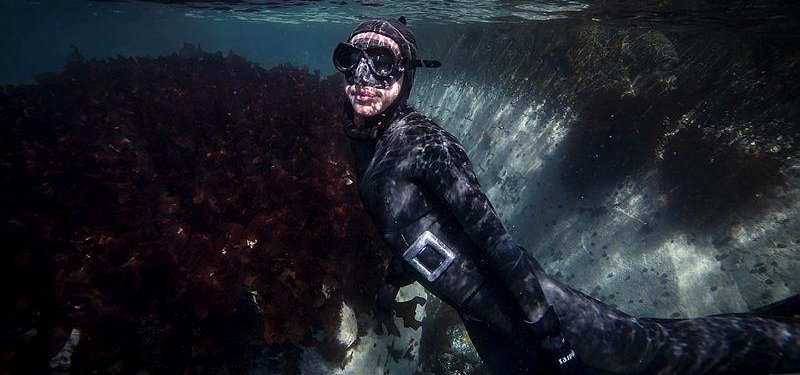 Turkish woman dives without air tanks in Antarctica