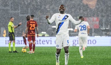 Inter come from behind to clinch 4-2 win at Roma