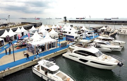 CNRAvrasyaBoatShowDenizdeFuarıziyaretçileriniağırladı